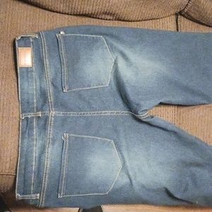Size 16/33 TAHARI pants